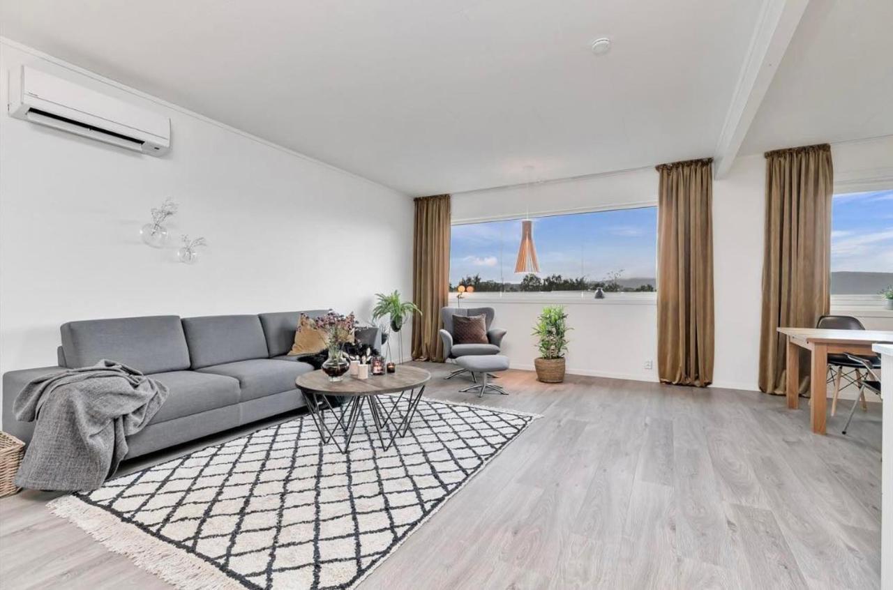 Din Hjem! Mitt I By1. Gratis Parkering!! Appartement Narvik Buitenkant foto