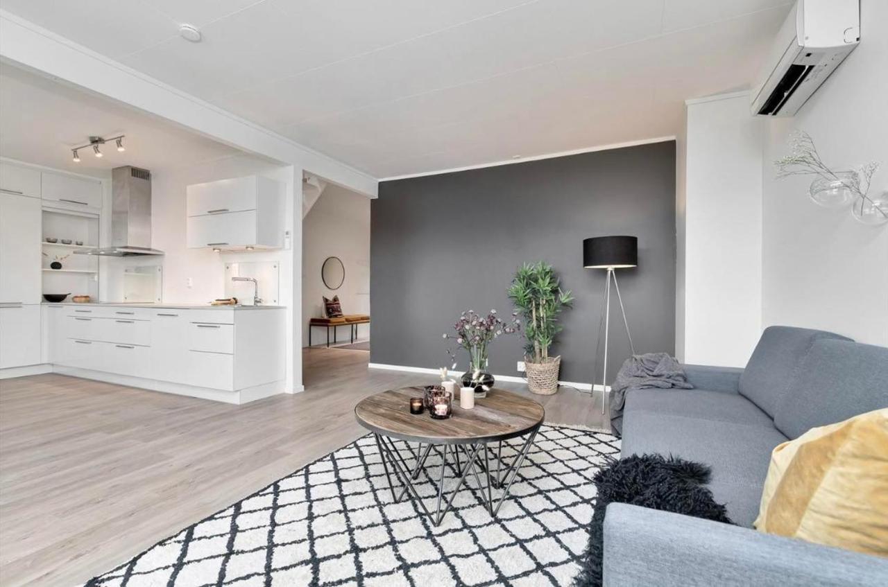 Din Hjem! Mitt I By1. Gratis Parkering!! Appartement Narvik Buitenkant foto